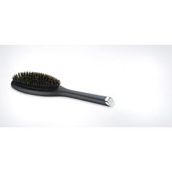 OVAL DRESSING BRUSH  Cerdas naturales para la suavidad y el brillo de todos los días